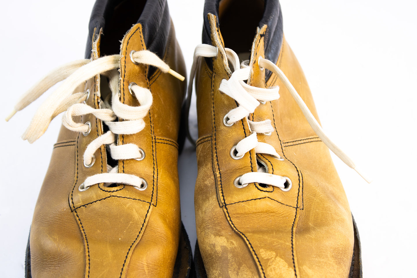 Vintage Johnston & Murphy Leather Chukka Boots Mustard Gold USA Norway 1970s