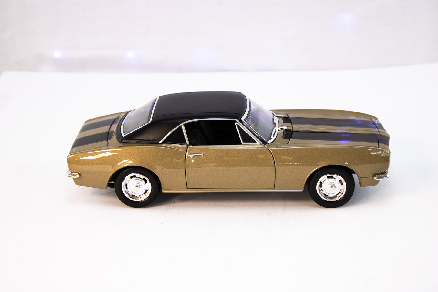 Vintage-Style 1967 Camaro Z/28 Diecast Car – 1:18 Scale by Maisto
