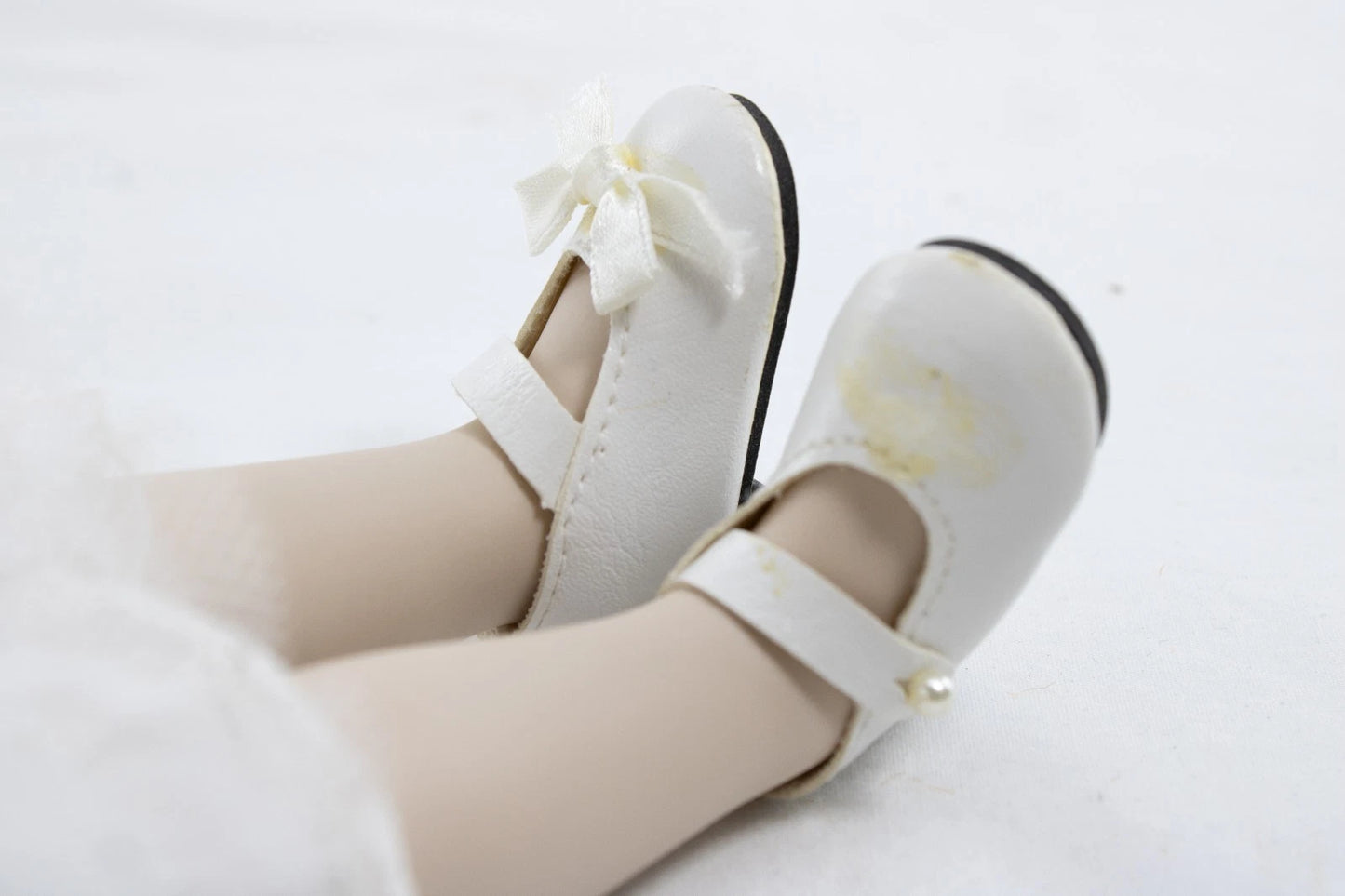 Vintage Porcelain Bride Doll with White Dress & Veil β F&D 16"