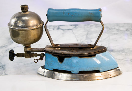 Vintage Coleman Gasoline Iron – Turquoise Enamel Utility Décor