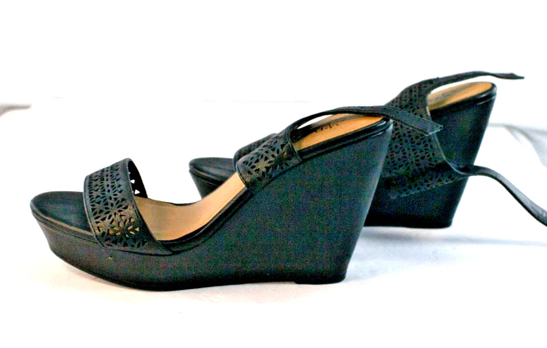 ✨ Y-Not? Black Wedge Sandals – Women’s Size 8 – Strappy Cutout Style ✨