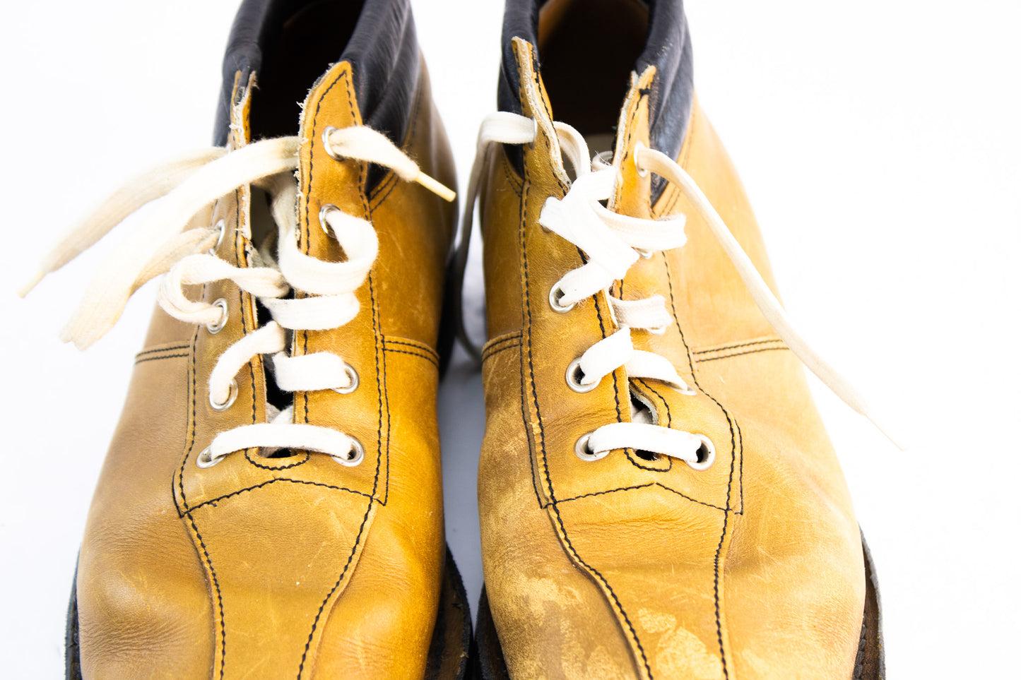 Vintage Johnston & Murphy Leather Chukka Boots Mustard Gold USA Norway 1970s