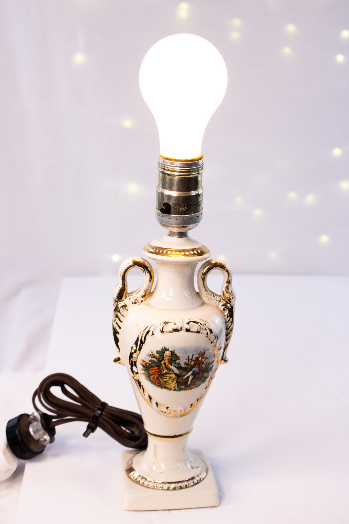 Vintage Porcelain Urn Table Lamp Gold Gilt Classical Pastoral Scene 18”