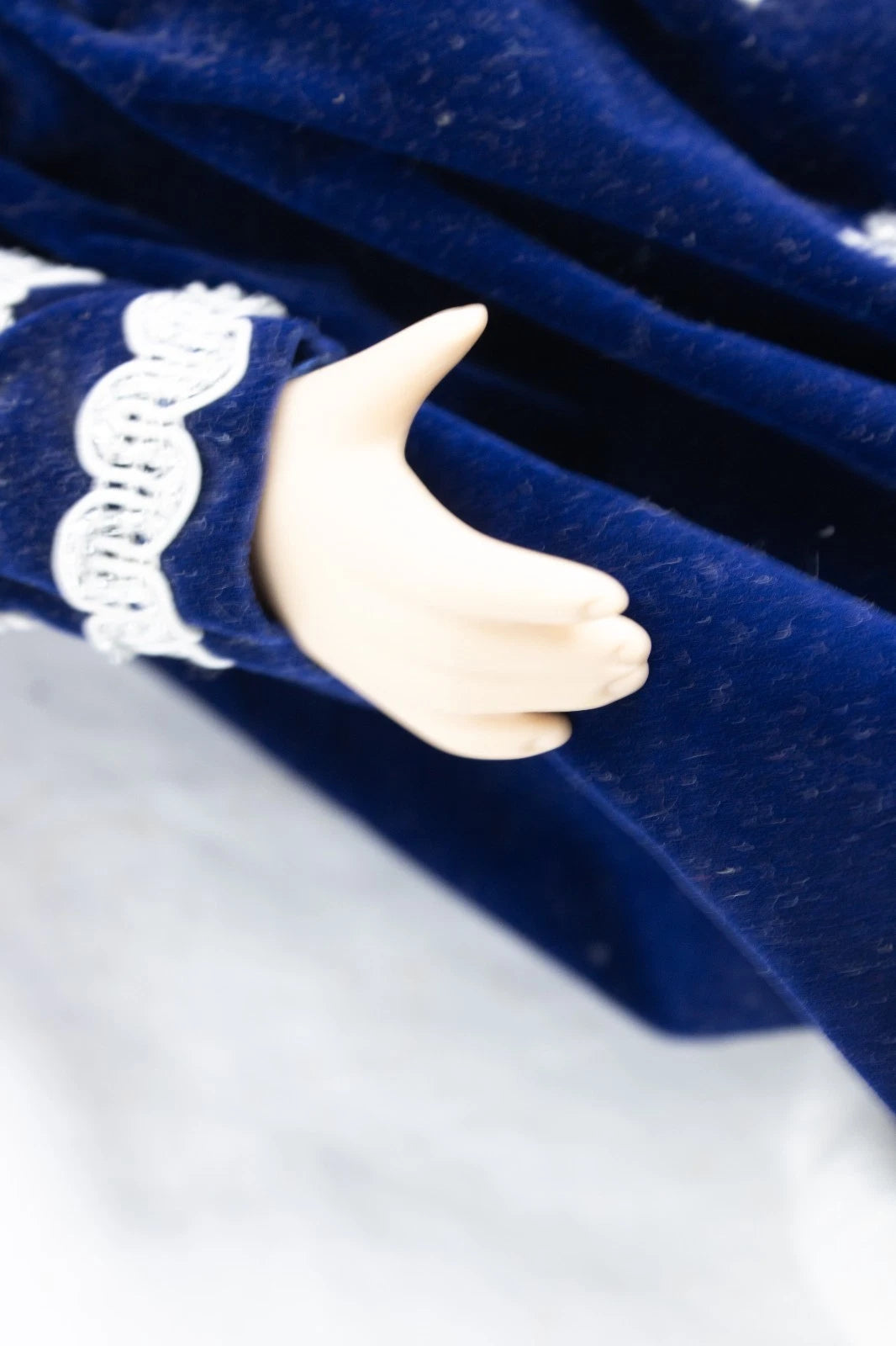 Dan Dee Collector’s Choice Winter Holiday Porcelain Doll Blue Velvet Coat 18" VT