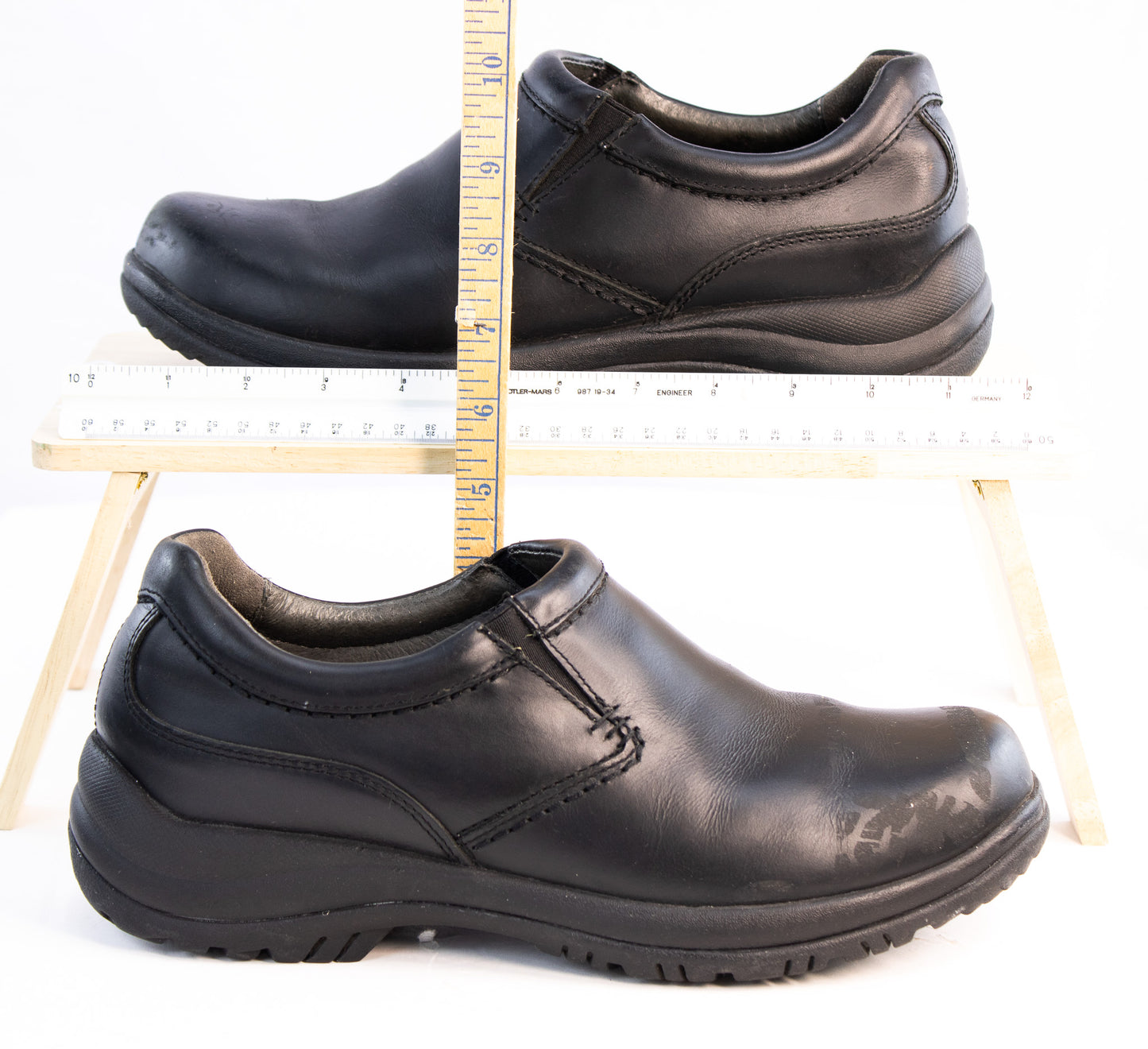 Dansko Professional Black Leather Clogs – EU 43 / Women’s US 12