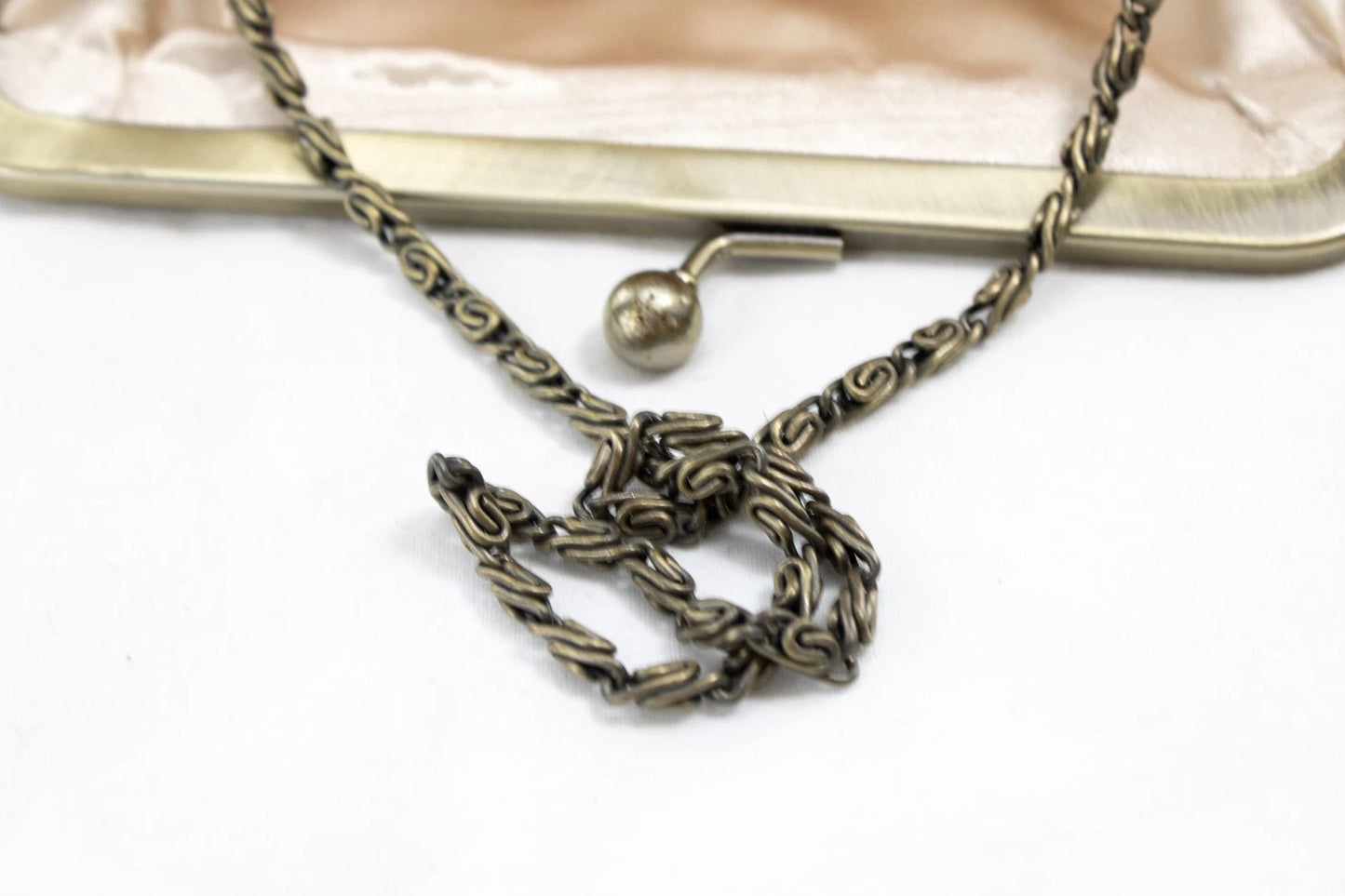 ✨Vintage Style Beaded Evening Purse | Sequined Floral Peach Clutch w/Chain Strap