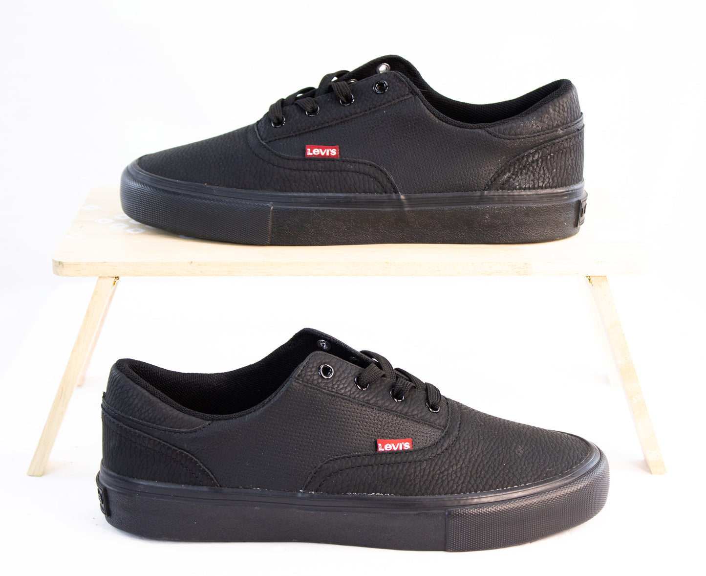 Levi’s Black Low-Top Sneakers | Men’s Size 8 | Classic Casual Skate Shoes