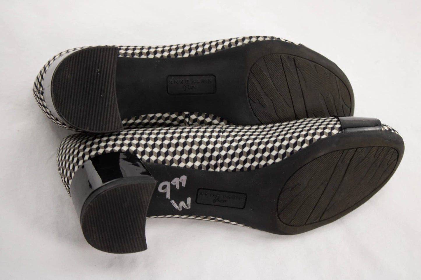 Anne Klein Black White Heels | 6.5M Bow Toe Pumps | Retro Geometric Low Block