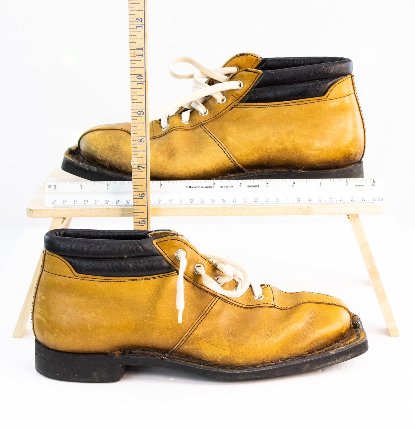 Vintage Johnston & Murphy Leather Chukka Boots Mustard Gold USA Norway 1970s