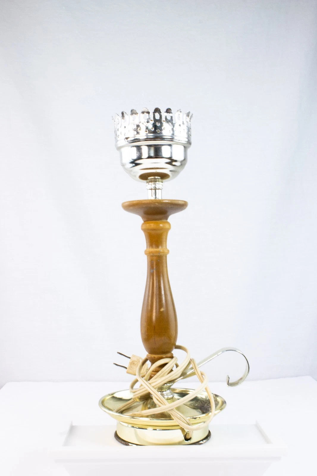 Vintage Mid-Century Electric Table Lamp Base – Brass & Wood Oil-Style Design