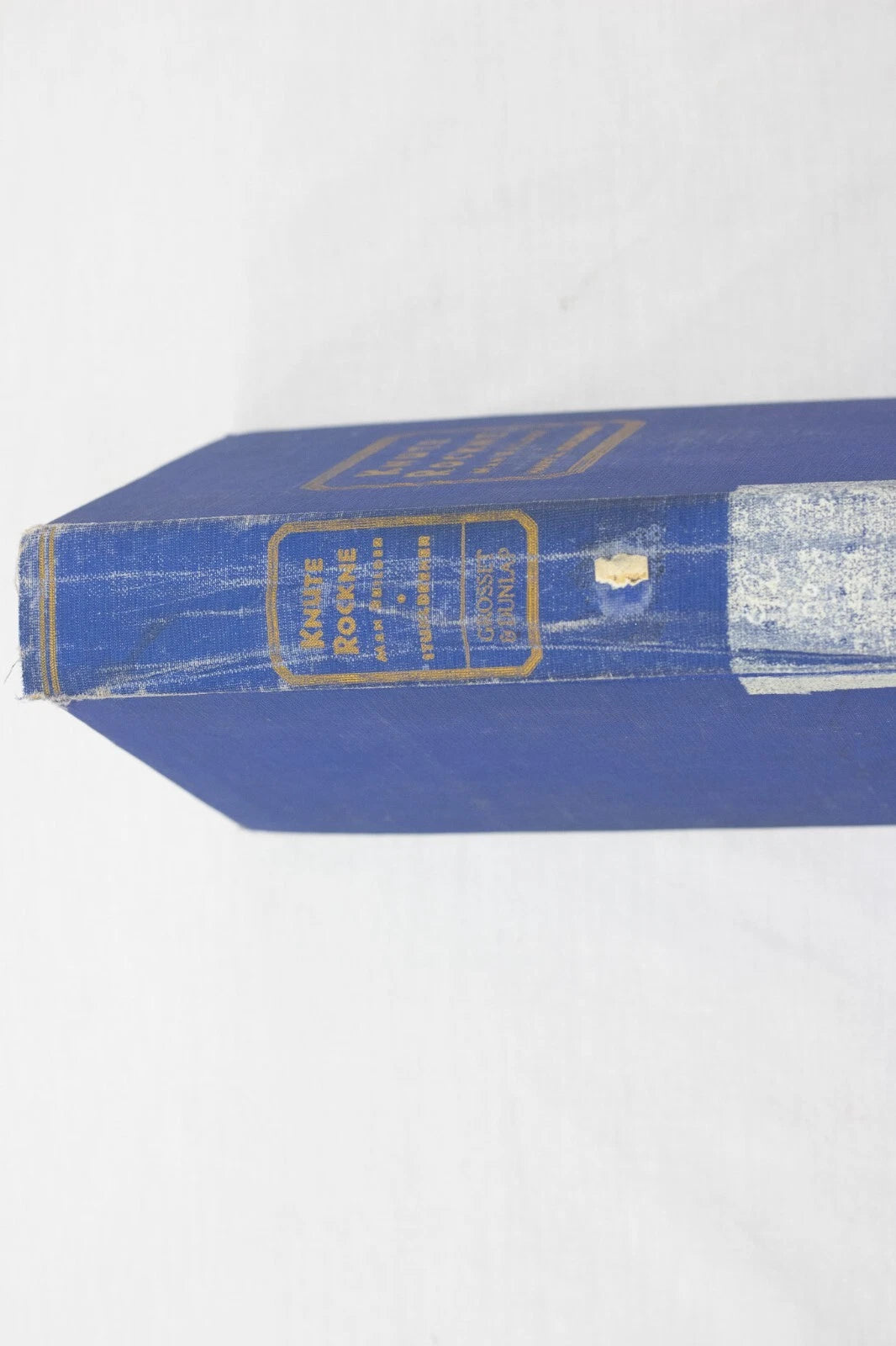 KNUTE ROCKNE, MAN BUILDER BY HARRY A. STRUHLDREHER, 1931 COPY