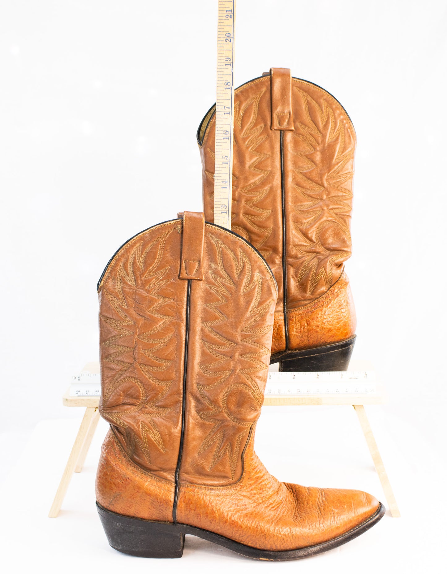 Vintage Men’s Cowboy Boots Size 9 D | Pebbled Leather Western Boots | Classic Ranch Style