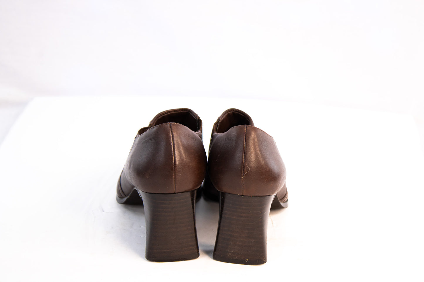 Hillard and Hanson Brown Leather Heeled Loafers Women’s Size 7