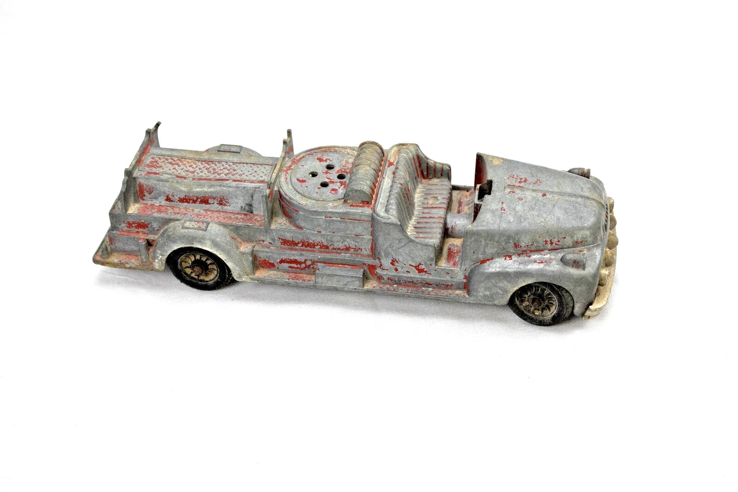 Vintage Hubley Fire Truck – 1950s Cast Iron Kiddie Toy – Made in USA