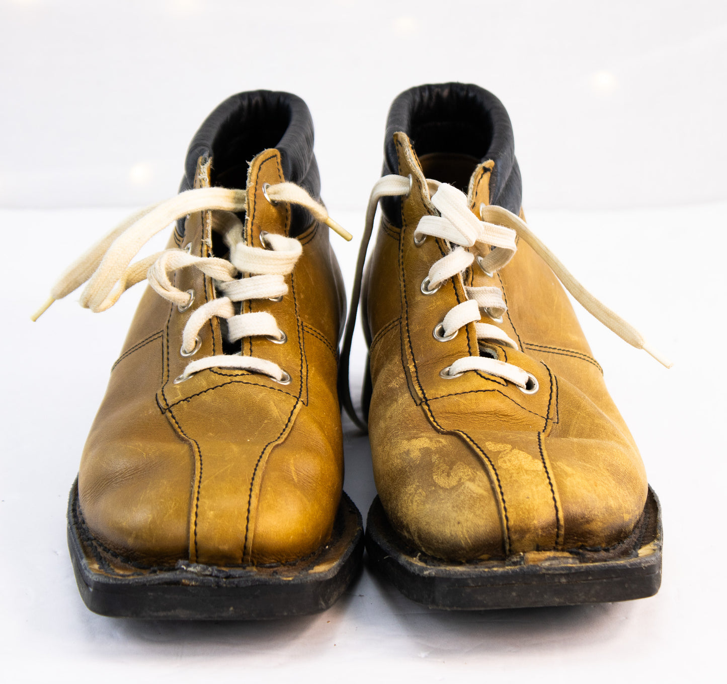 Vintage Johnston & Murphy Leather Chukka Boots Mustard Gold USA Norway 1970s