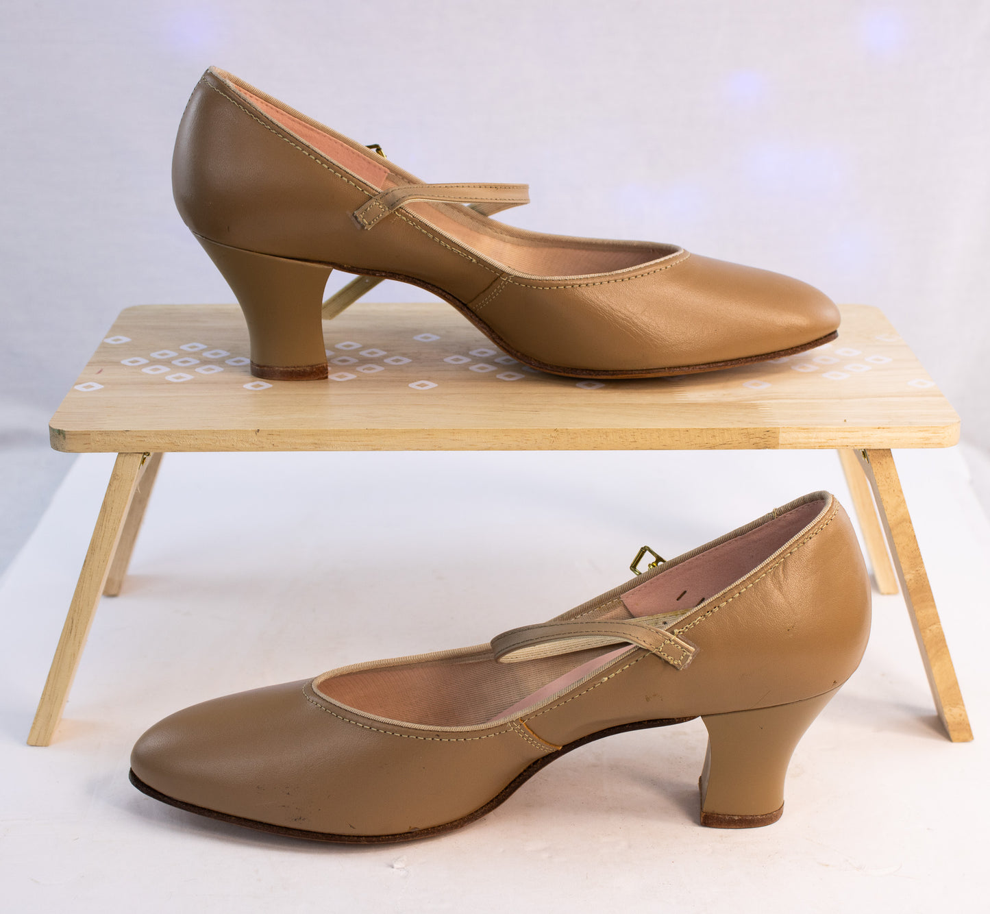 Capezio Tan Leather Character Heels – Mary Jane Dance Shoes – Women’s 10