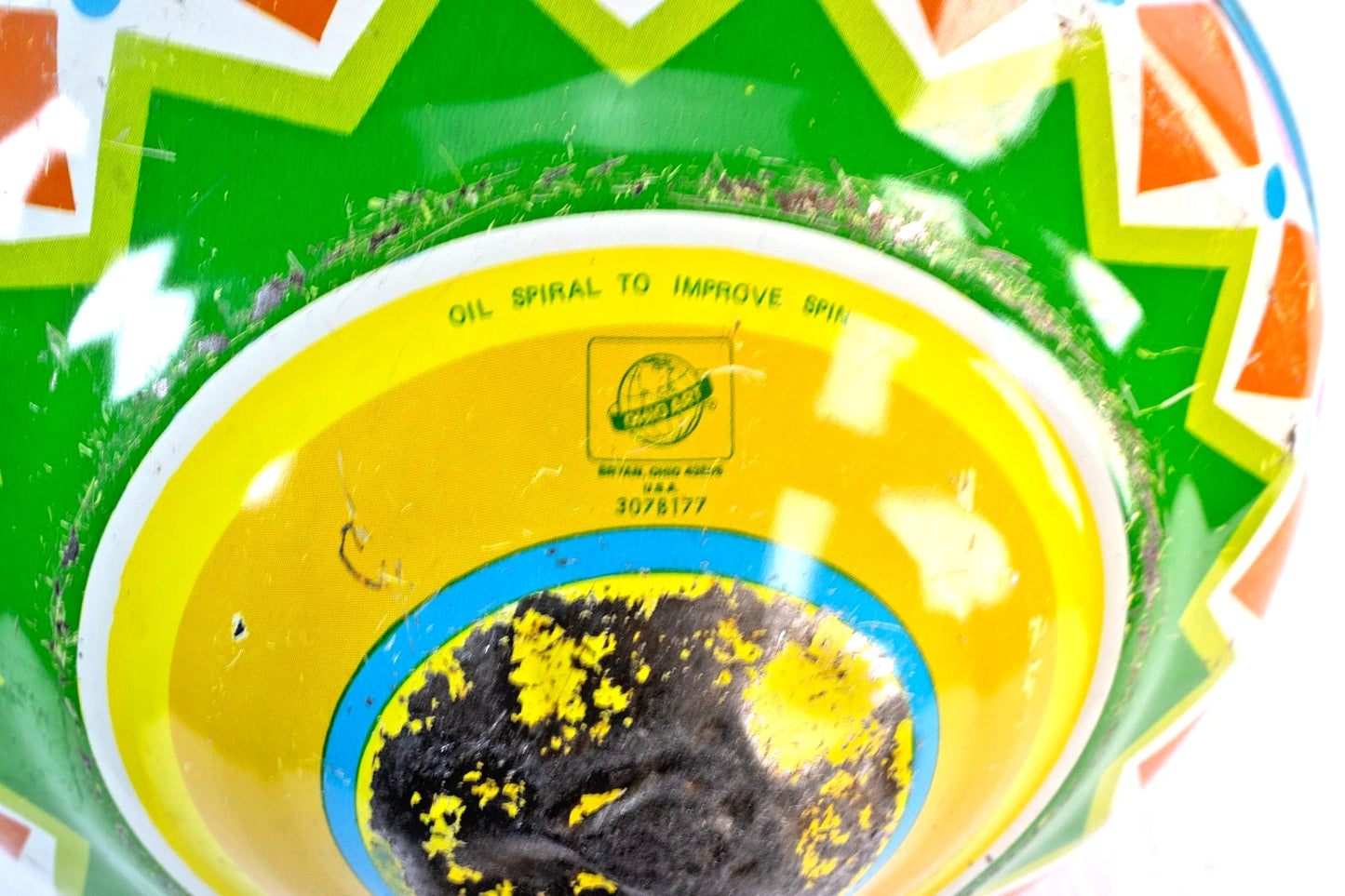 🎯 Vintage Ohio Art Tin Litho Spinning Top – Native American Kids Design – 1960s