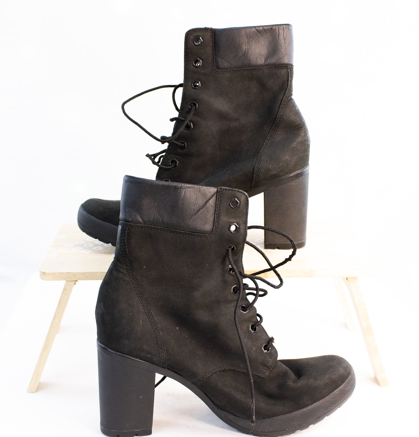 Timberland Black Nubuck Lace-Up Heeled Boots Women’s Size 9.5