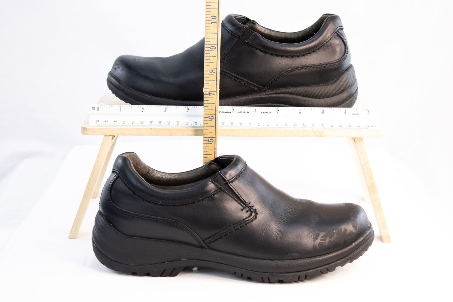 Dansko Professional Black Leather Clogs – EU 43 / Women’s US 12