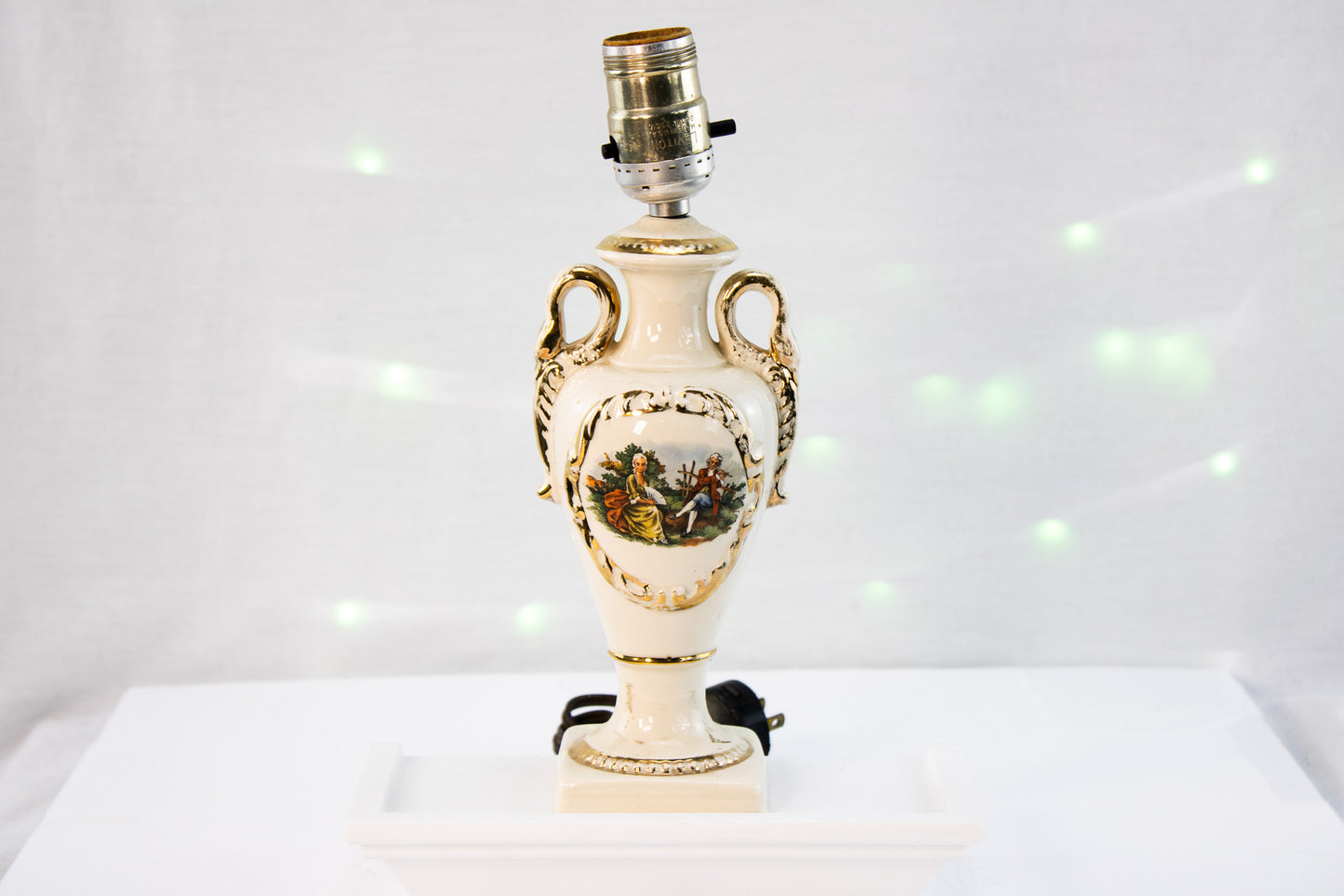 Vintage Porcelain Urn Table Lamp Gold Gilt Classical Pastoral Scene 18”