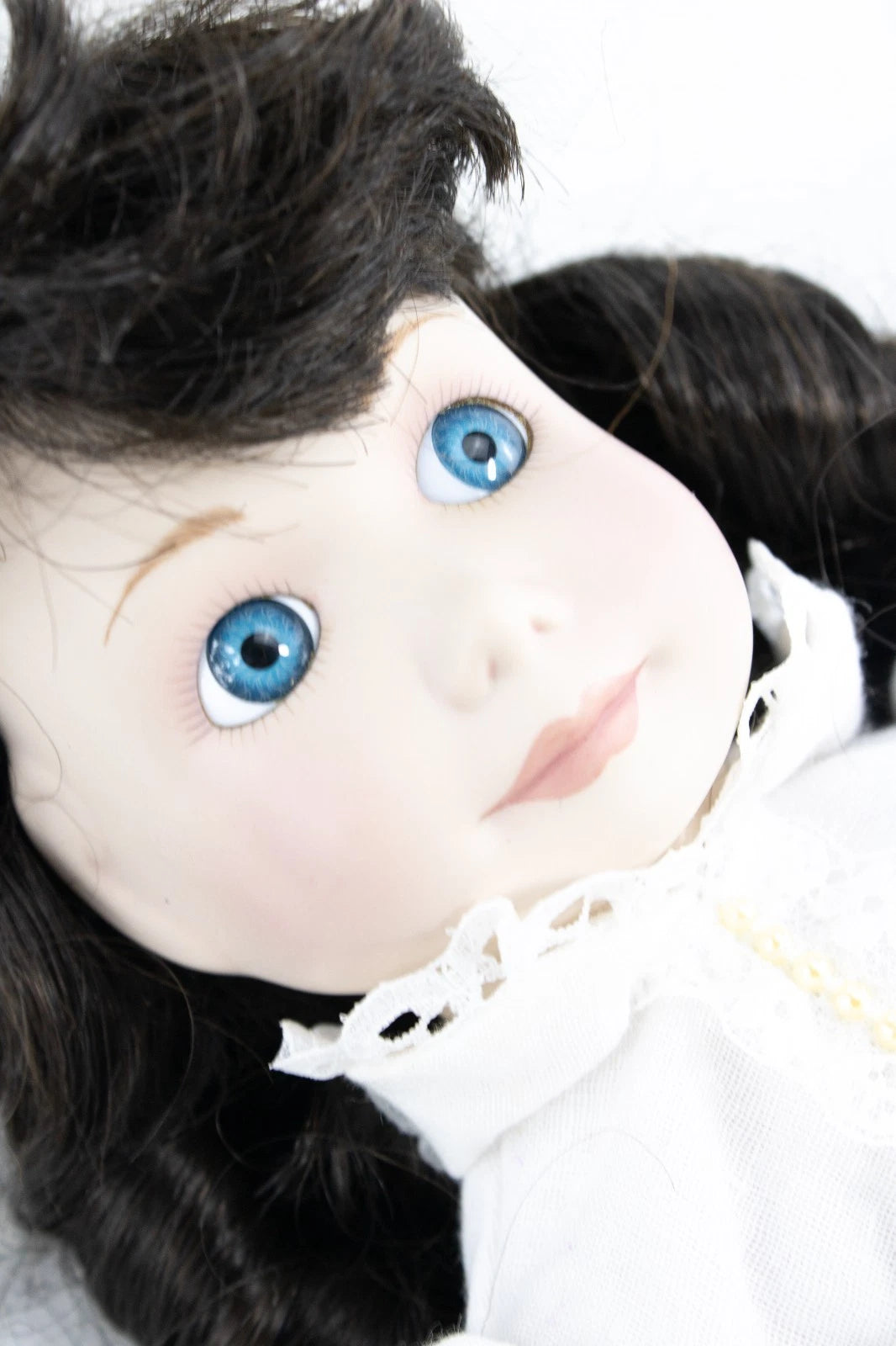 Vintage Porcelain Bride Doll with White Dress & Veil – F&D 16"