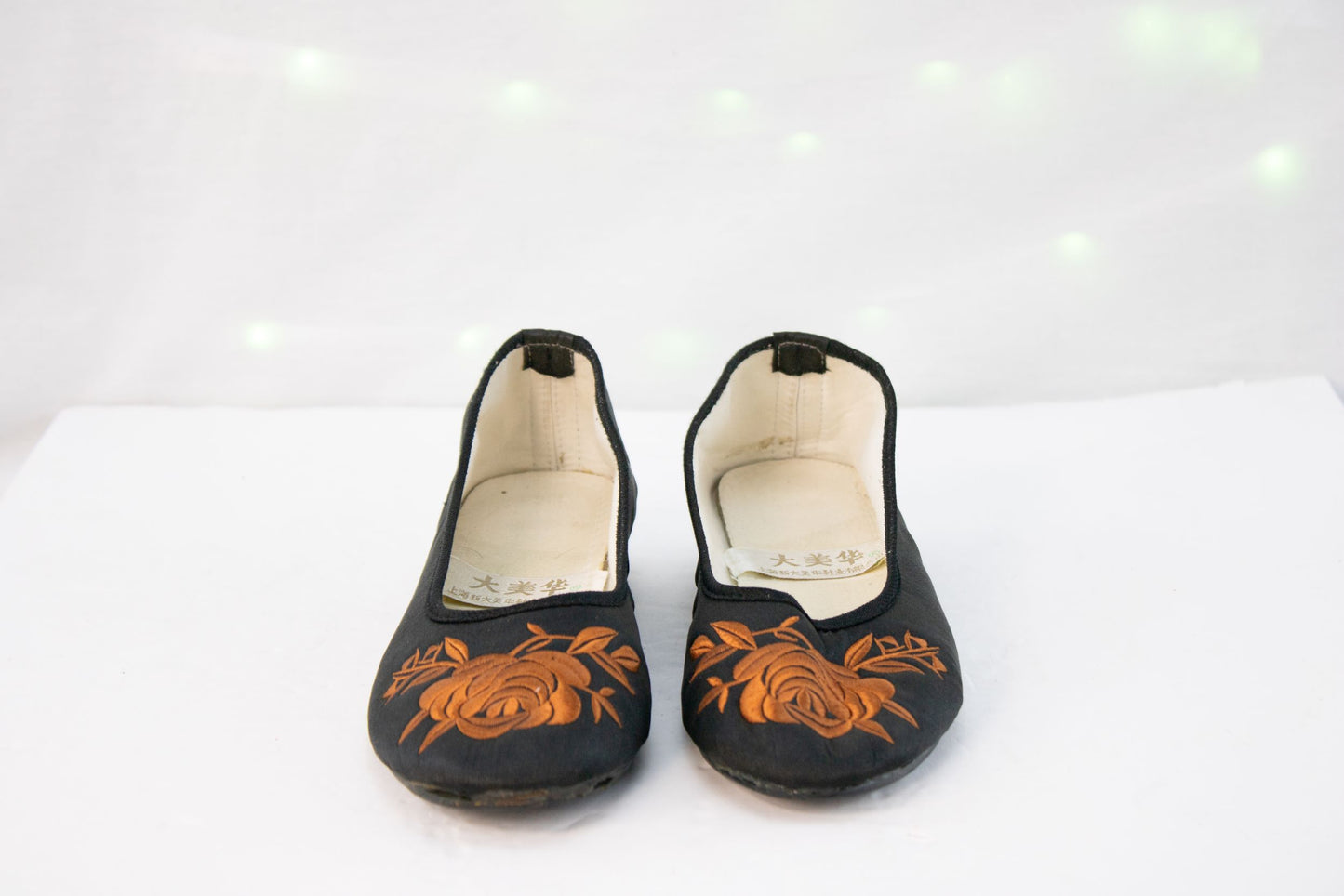 Da Mei Hua Chinese Embroidered Flats Womens 7 - 7.5 / EU38 / Black Floral
