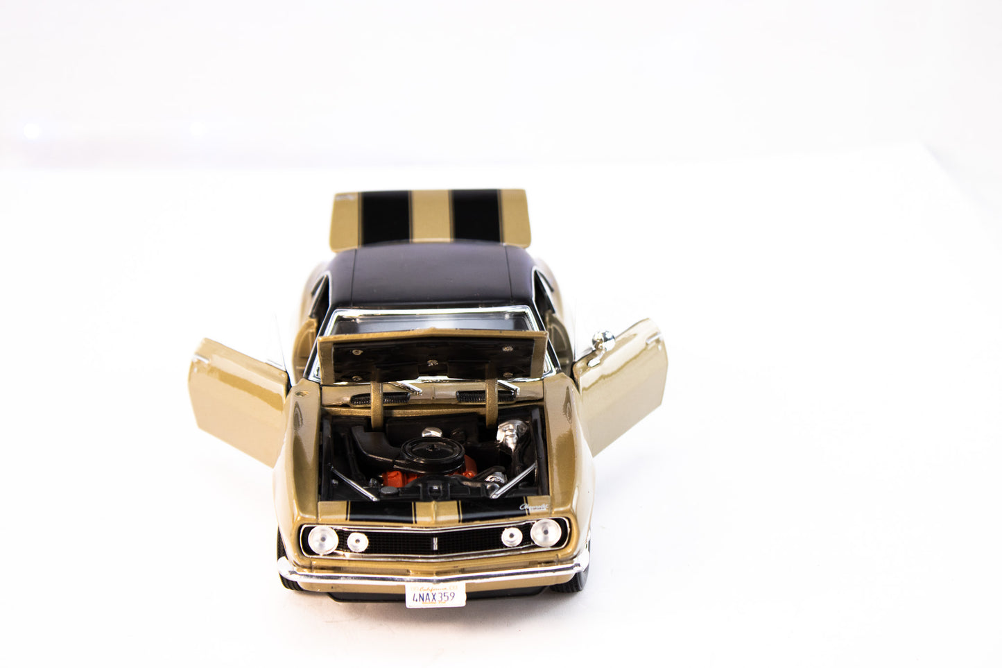 Vintage-Style 1967 Camaro Z/28 Diecast Car – 1:18 Scale by Maisto