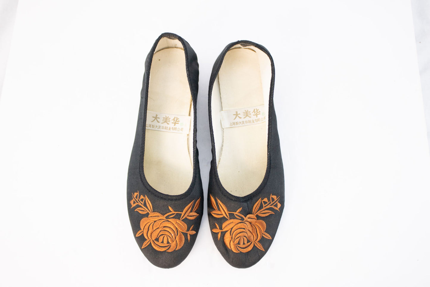 Da Mei Hua Chinese Embroidered Flats Womens 7 - 7.5 / EU38 / Black Floral