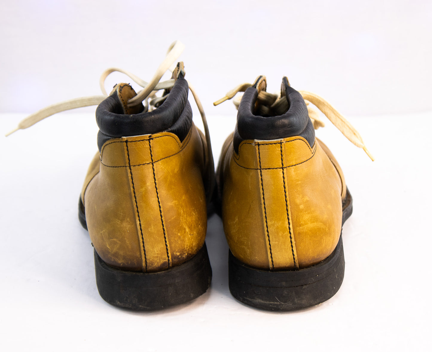 Vintage Johnston & Murphy Leather Chukka Boots Mustard Gold USA Norway 1970s