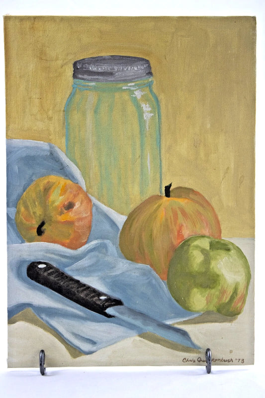 1973 Chris Quackenbush Signed Oil Painting – Still Life Apples & Mason Jar