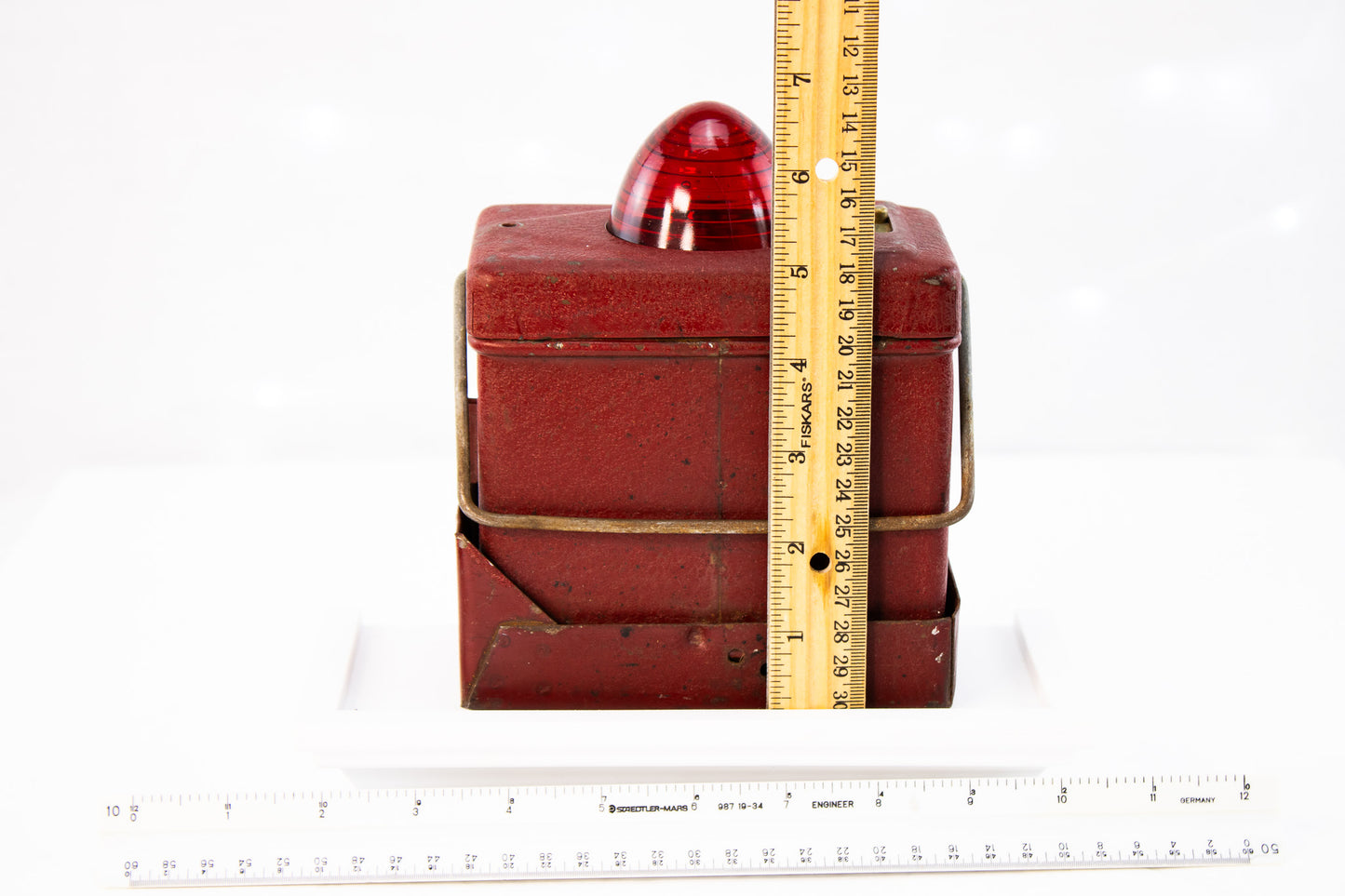 Vintage Red Industrial Warning Light – Metal Signal Beacon with Glass Lens Description