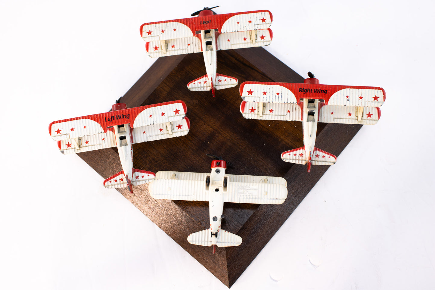 Vintage Gearbox Airco DH4 WWI Biplane Model Set with 4-Plane Display Stand