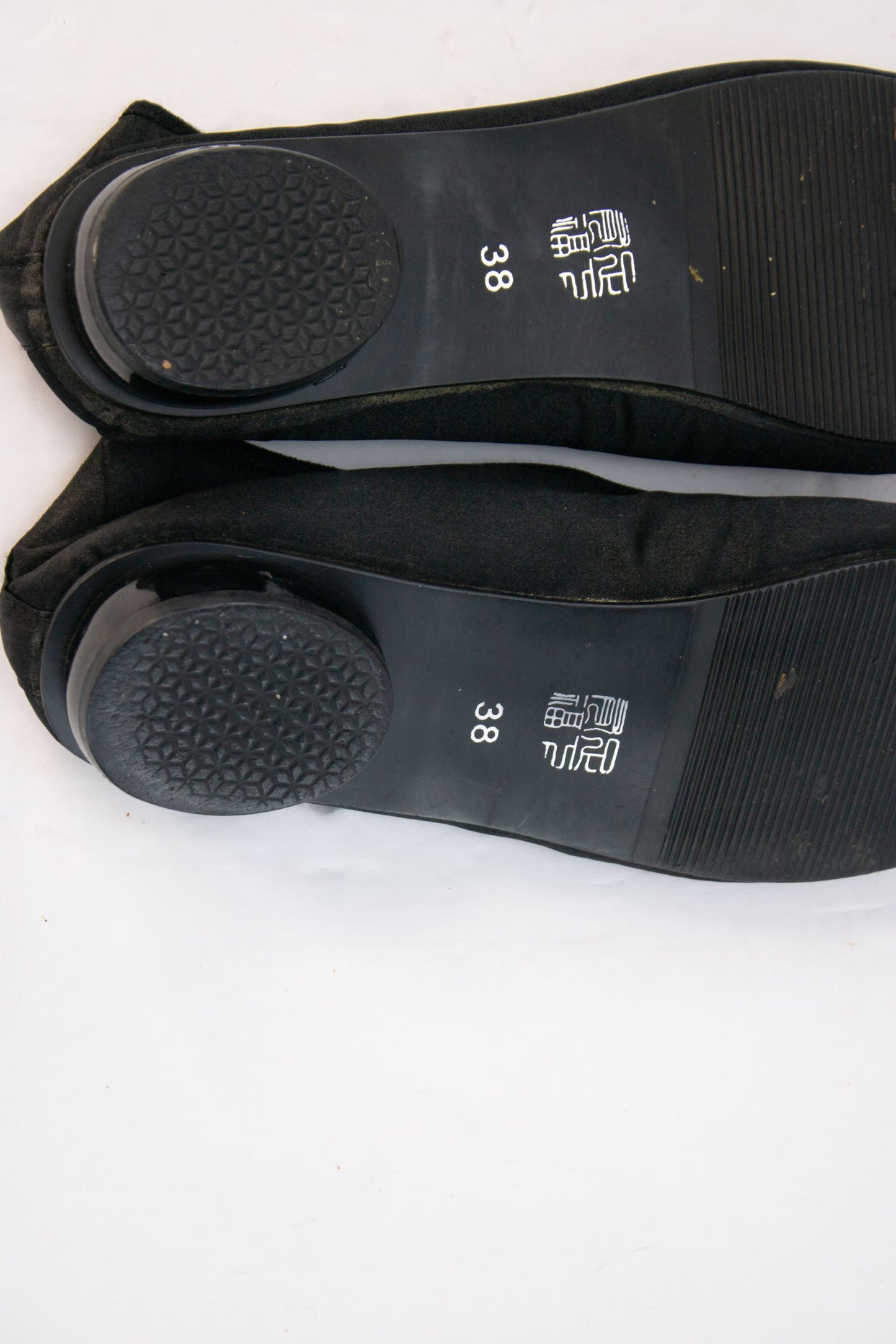 Da Mei Hua Chinese Embroidered Flats Womens 7 - 7.5 / EU38 / Black Floral