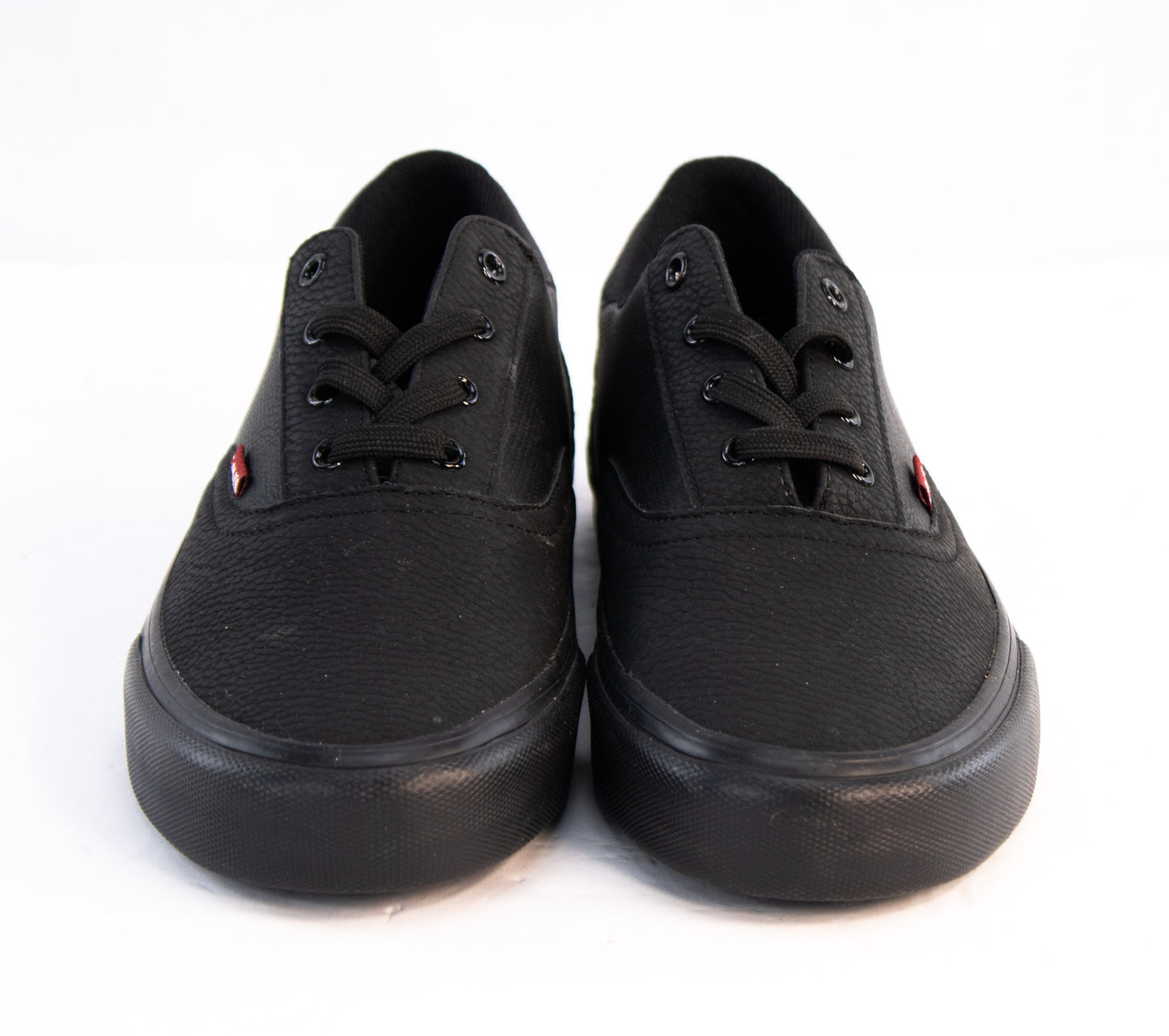 Levi’s Black Low-Top Sneakers | Men’s Size 8 | Classic Casual Skate Shoes