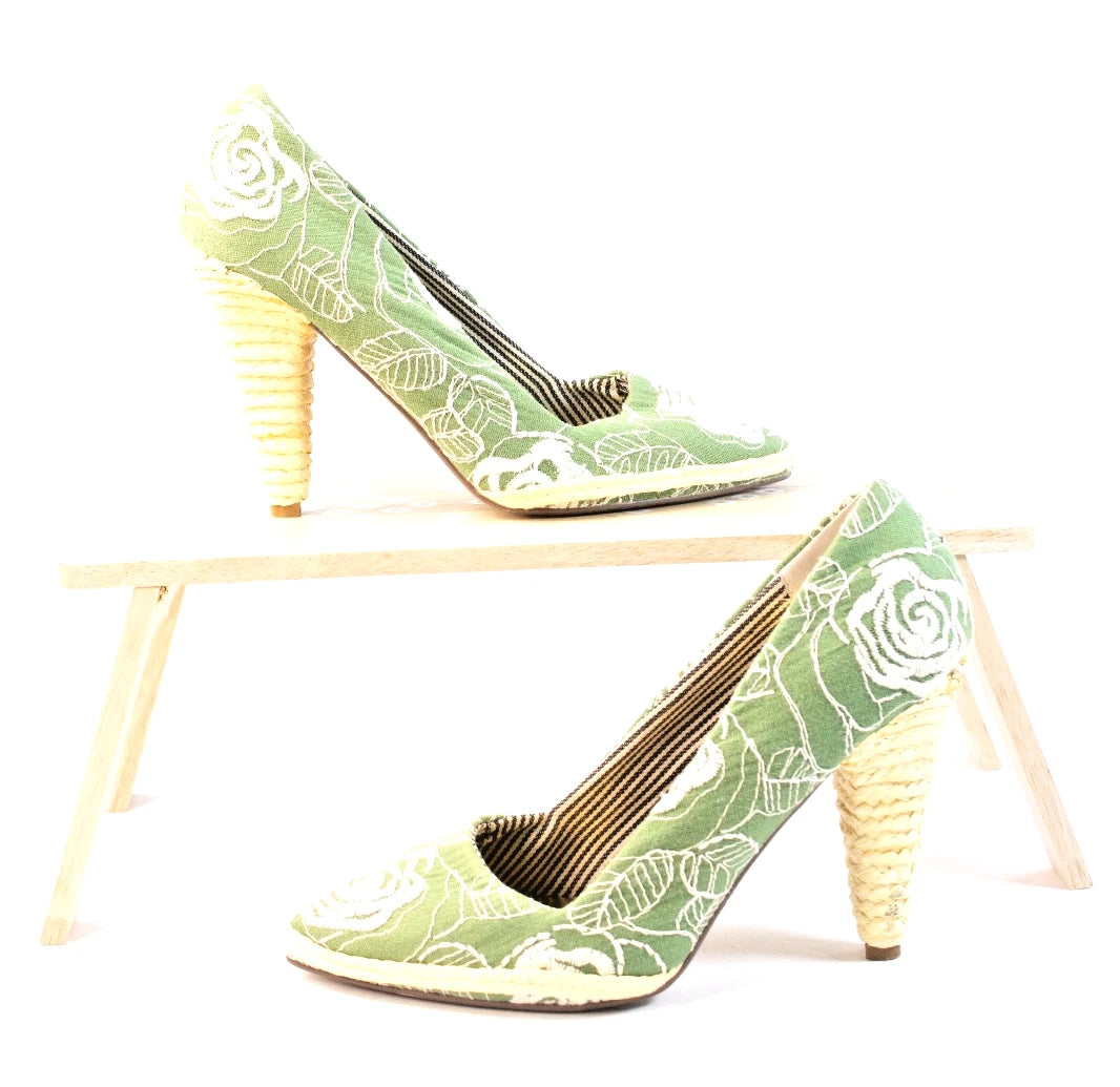 💚 Naughty Monkey Green Floral Embroidered Heels – Size 7.5 – Retro Resort Chic