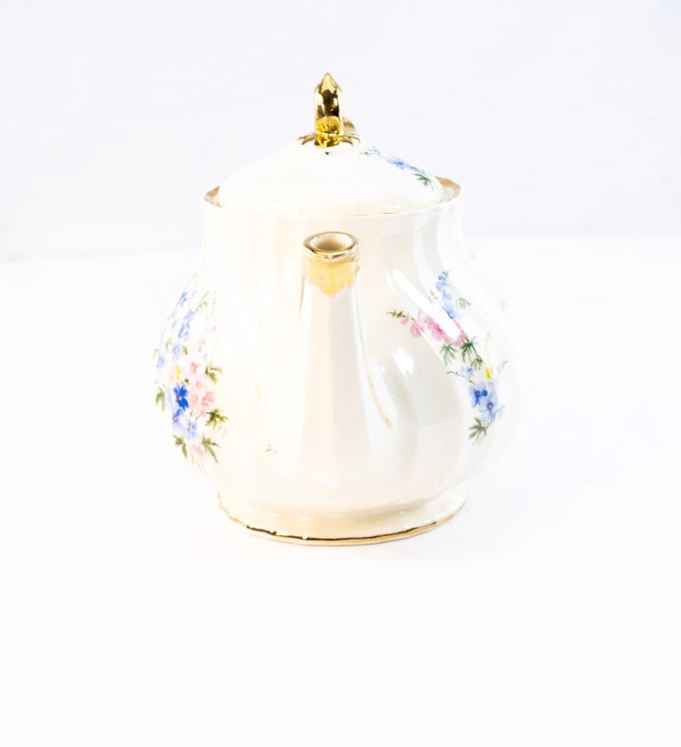 Sadler England No. 2748 – Hand-Painted Floral Teapot with Gilded Trim