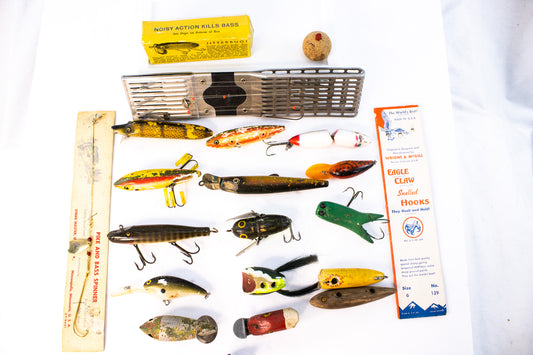 Antique Wooden Fishing Lures Lot Heddon Pike Minnow River Runt Jitterbug