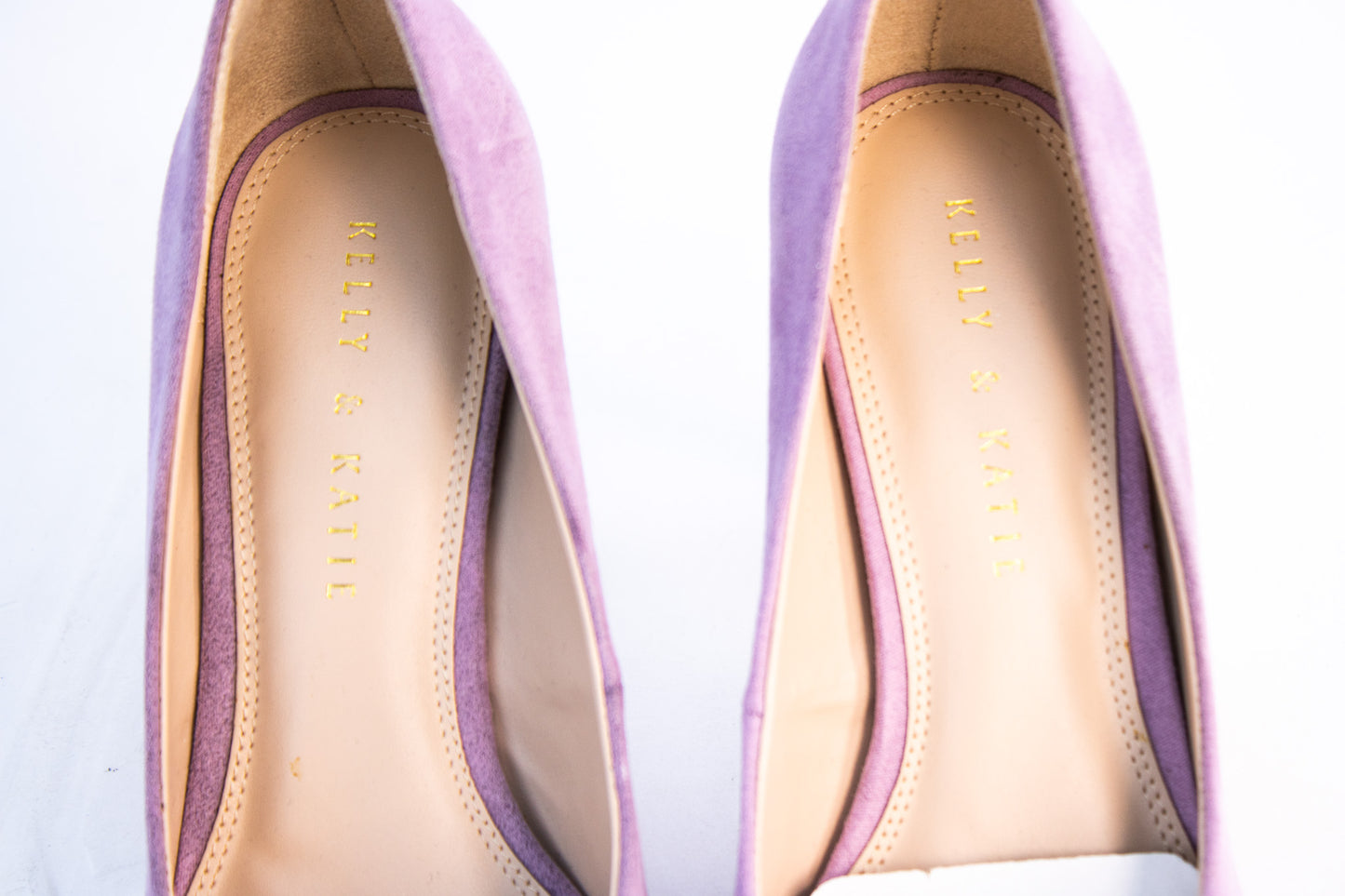 Kelly and Katie Lavender Suede Pumps – Astivia Heels – Size 7.5