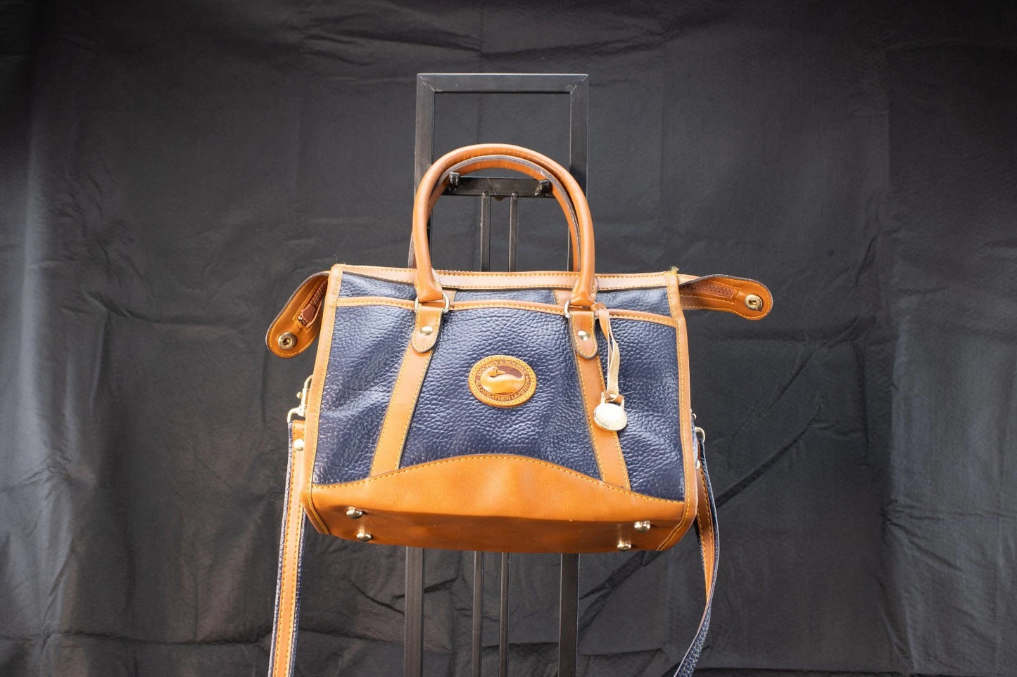 🦆 Vintage Dooney & Bourke All Weather Leather Satchel – Navy & British Tan