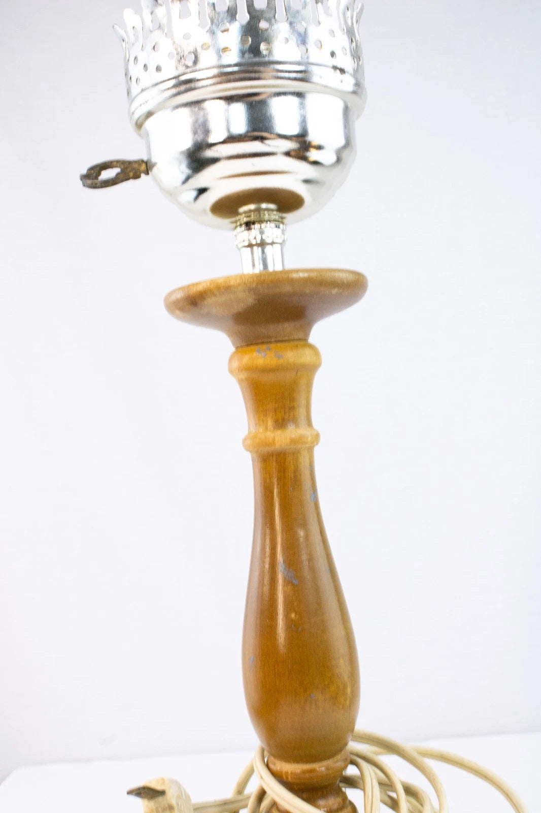 Vintage Mid-Century Electric Table Lamp Base – Brass & Wood Oil-Style Design