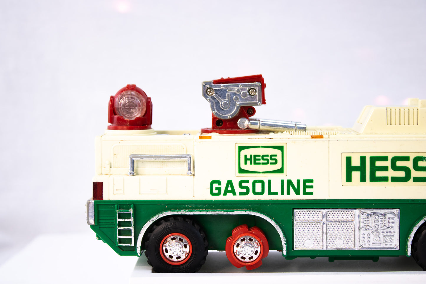 Classic 1996 Hess Fire Truck Toy – Lights and Sounds, Green & Cream