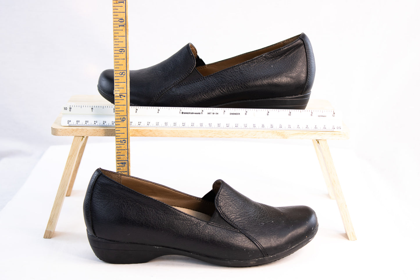 Dansko Black Leather Professional Comfort Slip-On Shoes – Women’s 8.5 (EU 39)