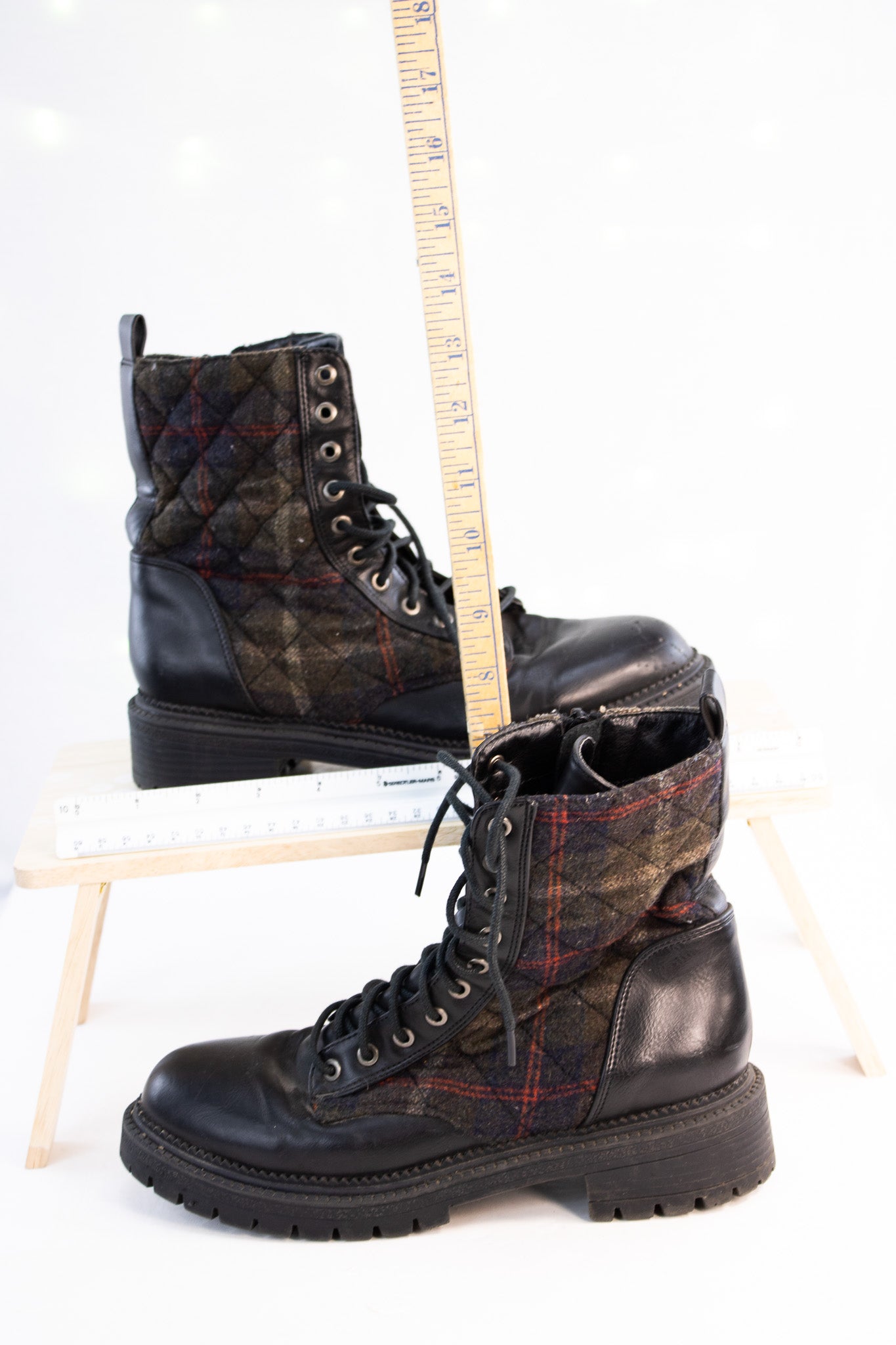 Rock and Candy Plaid Combat Boots – Women’s Size 7 – Lace Up Boots