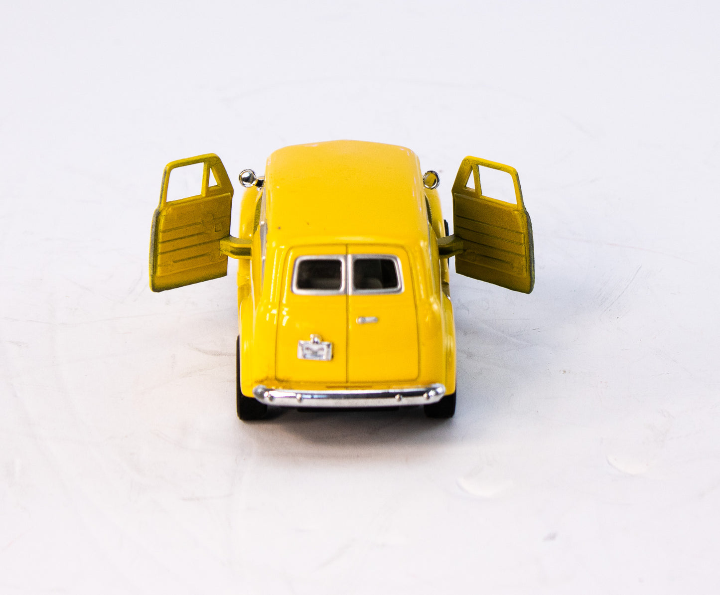 Vintage Yellow Diecast Vehicle Set – Mobil Oil Truck + Wagon (2-Piece)