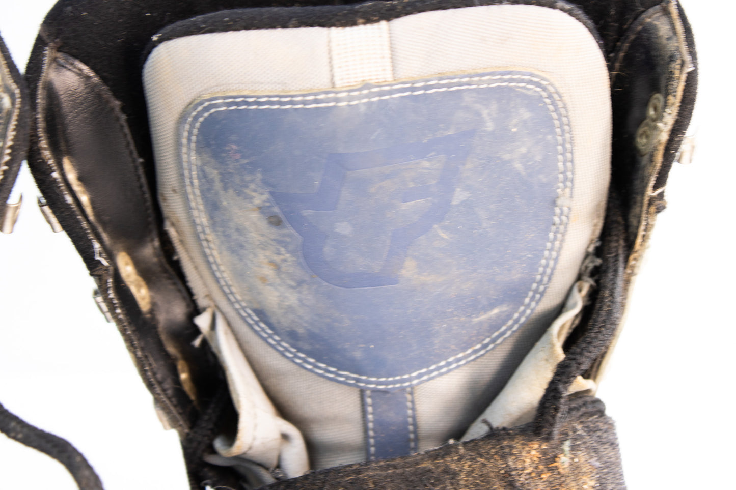 Vintage Flexible Valencia Snowboard Boots | Blue Retro Snow Gear | US 8 EU 40
