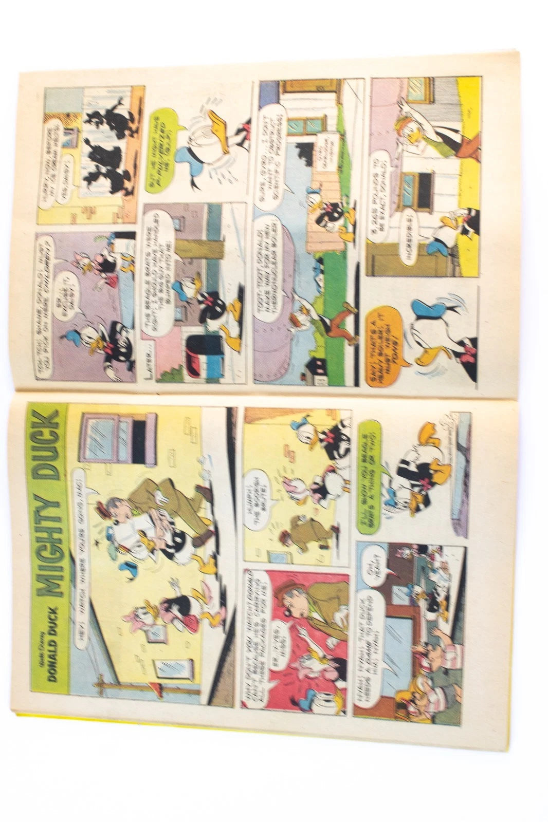 1968 Gold Key Donald Duck Comic #122 – His Unroyal Highness – Vintage Disney
