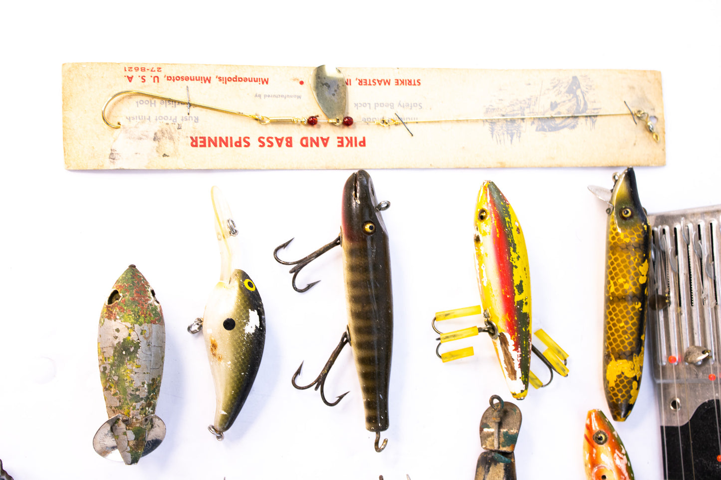Antique Wooden Fishing Lures Lot Heddon Pike Minnow River Runt Jitterbug