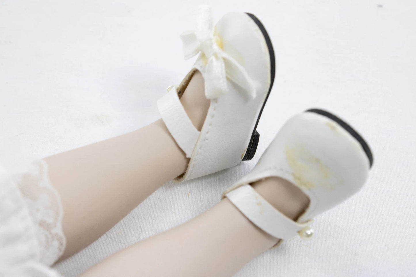 Vintage Porcelain Bride Doll with White Dress & Veil – F&D 16"