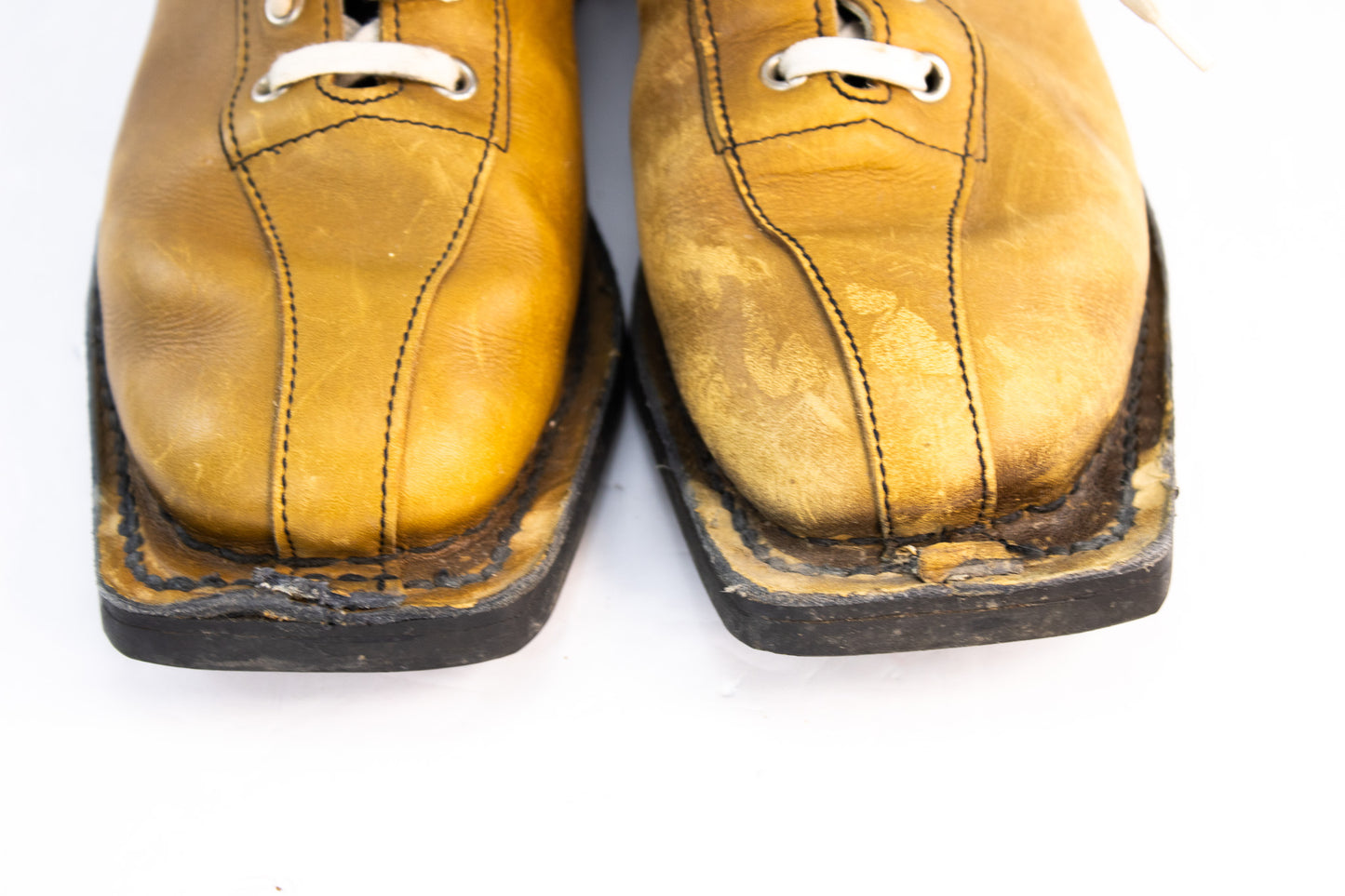 Vintage Johnston & Murphy Leather Chukka Boots Mustard Gold USA Norway 1970s