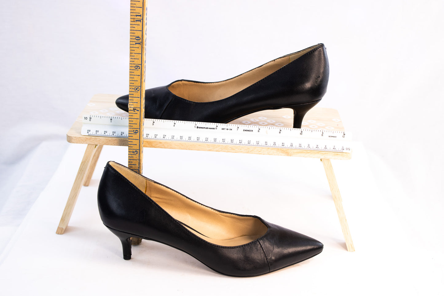 Franco Sarto Black Leather Kitten Heels Women’s 8.5 Classic Pumps